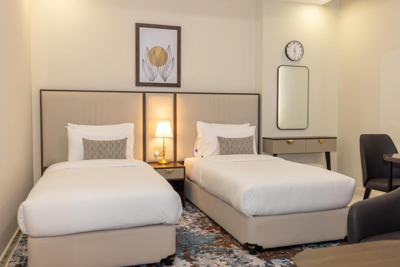 פוג'יירה Platinum Coast Hotel Apartments מראה חיצוני תמונה Deluxe Room